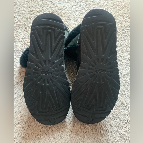 UGG Bailey Button Suede Boots - Picture 6 of 11